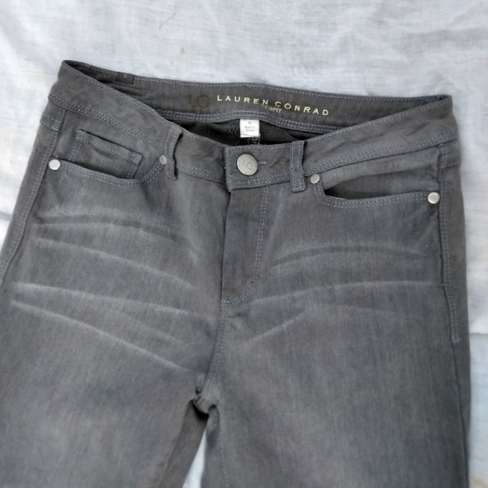 2 for $10❤️❤️Lauren Conrad skinny jeans size 6